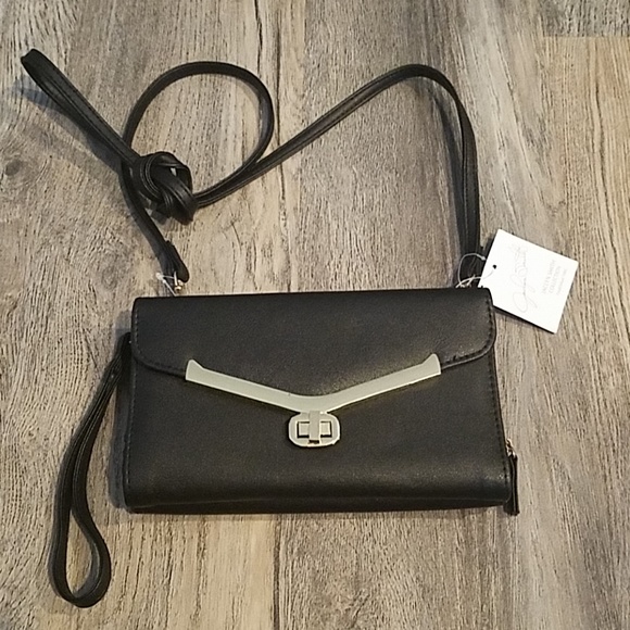 Jaclyn Smith Handbags - Jaclyn Smith 5 in one crossover bag wristlet